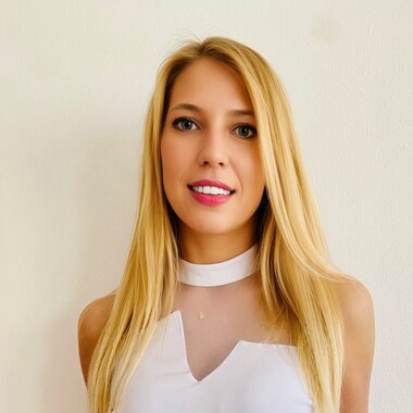 MUDr. Karolína BARTOŠKOVÁ