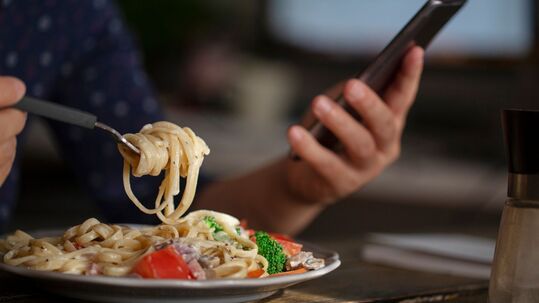 MINDFULL EATING. UČINNÁ CESTA K HUBNUTÍ